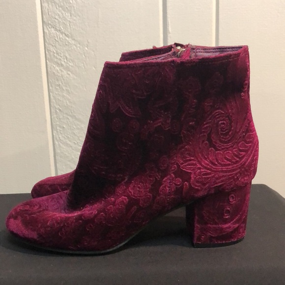 ZigiSoho Ankle Suede Red Booties - Picture 3 of 10
